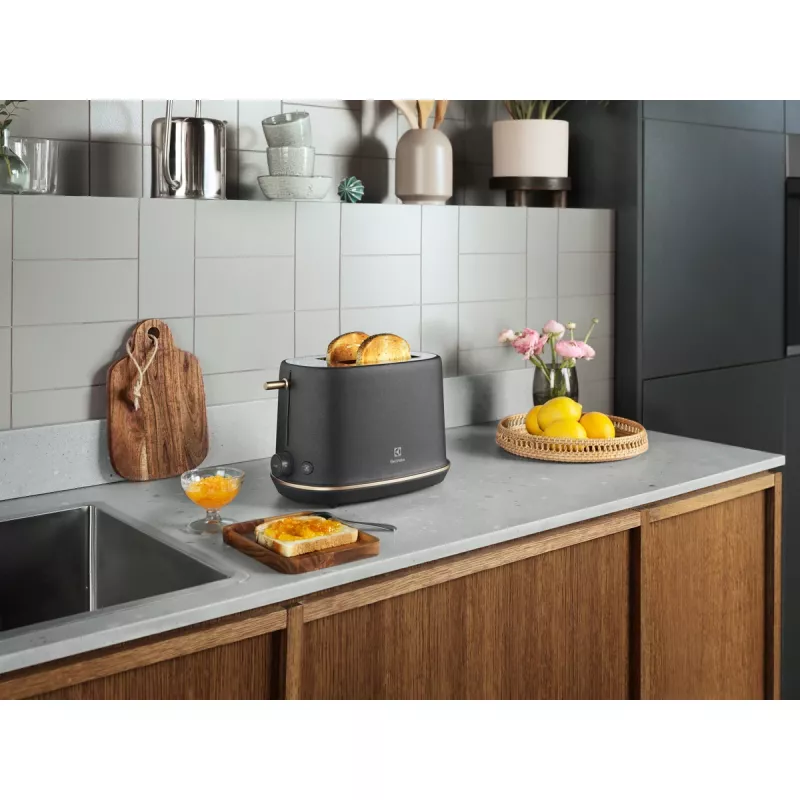 Skrudintuvas Electrolux E7T1-6BP 2 riekės 980 W Juodas