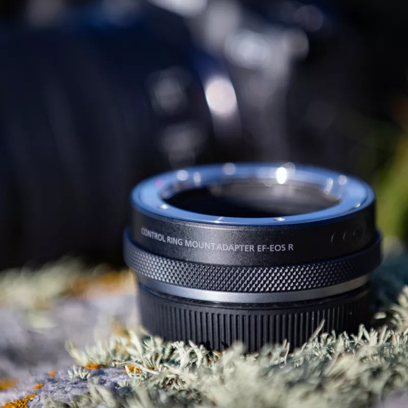 Objektyvo adapteris Canon EF-EOS R su valdymo žiedu
