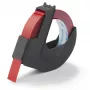 DYMO 520102 autentiška reljefinė etikečių juosta | 9 mm x 3 m ritinys | Baltas šriftas raudoname fone | Lipni | Reljefiniams etikečių spausdintuvams | 1 vnt.