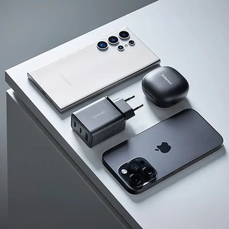 Intenso W65ACC 65W USB-C ir USB-A įkroviklis (juodas)