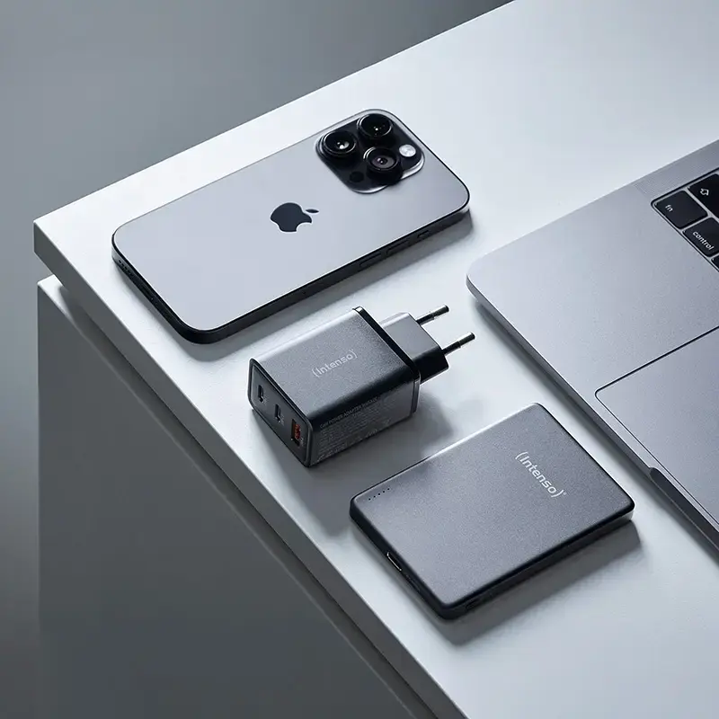 Intenso W65ACC 65W USB-C ir USB-A įkroviklis (juodas)