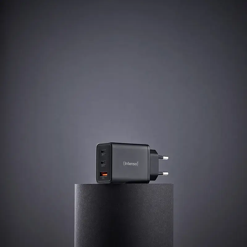 Intenso W65ACC 65W USB-C ir USB-A įkroviklis (juodas)
