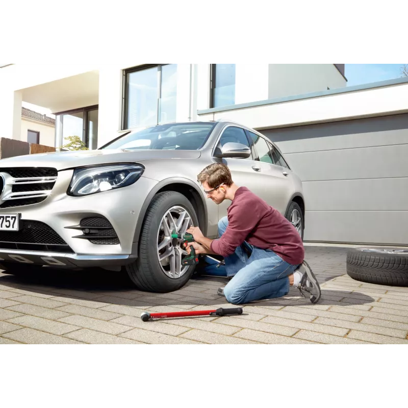 Bosch UniversalImpactDrive 18V-350 (Belaidis veržliasukis, be akumuliatoriaus) + Hex adapteris + 3 veržlės 17, 19, 21 mm