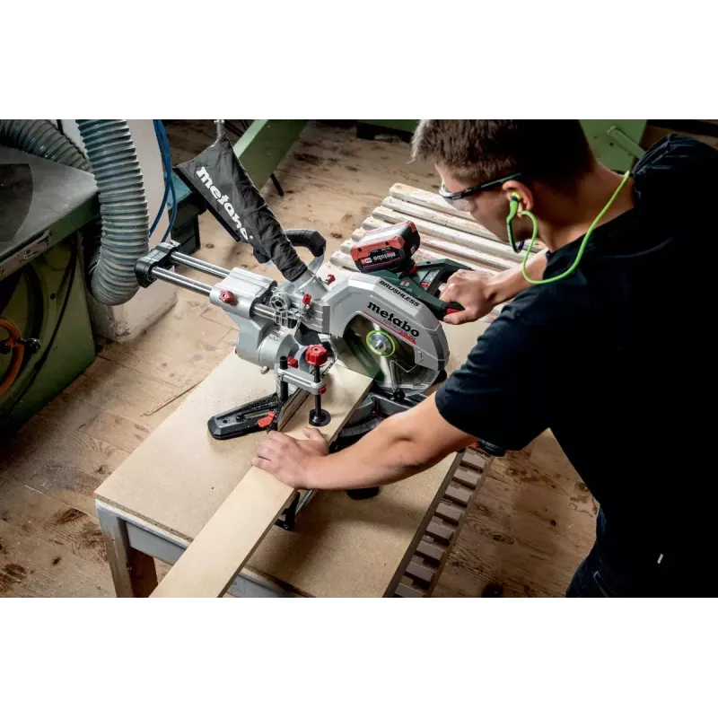 Metabo KGS 18 LTX BL 254 belaidis pjūklas su slankiojimo funkcija