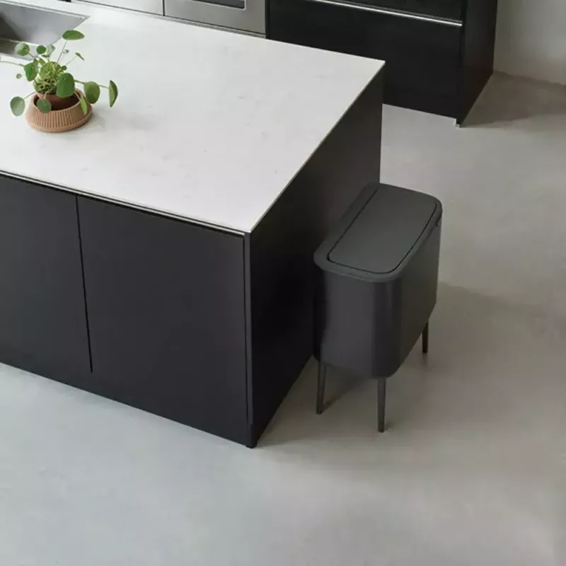 Šiukšliadėžė Brabantia 316067 33L stačiakampė nerūdijančio plieno juoda