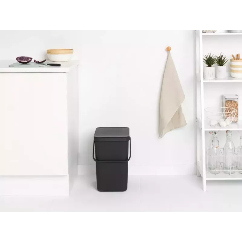 Brabantia 129940 25L stačiakampė plastikinė šiukšliadėžė pilka