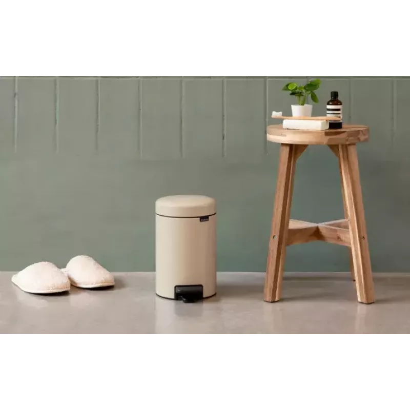 Brabantia NewIcon 5 L apvali šiukšliadėžė smėlio spalvos