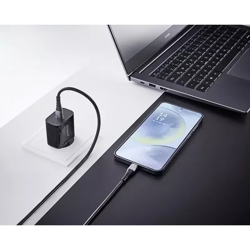 Maitinimo adapteris Intenso W20C 20 W USB-C juodas