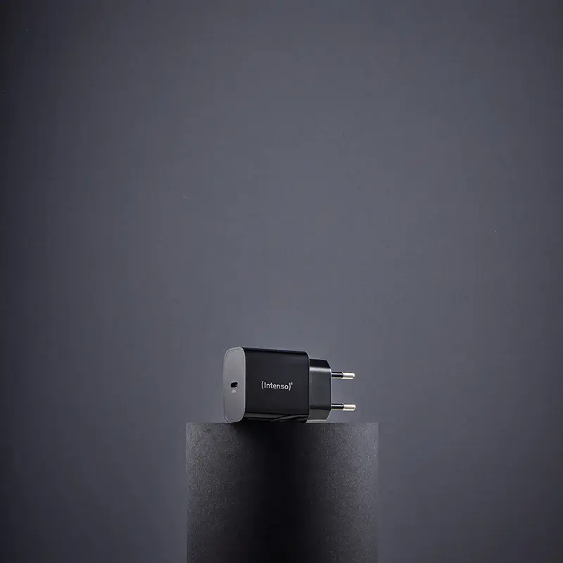 Maitinimo adapteris Intenso W20C 20 W USB-C juodas