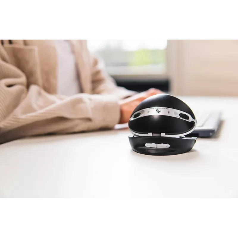 BakkerElkhuizen Oyster Wired pelė, ambidekstrinė, vertikalaus dizaino, lazerinė, USB-A, 1200 DPI, juoda, sidabrinė