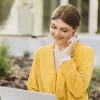 Hama Freedom Buddy II belaidės ausinės TWS į ausis skambučiams/muzikai Bluetooth juodos