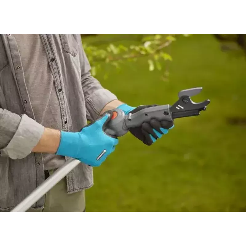 Elektrinės genėjimo žirklės GARDENA HighCut 250/18V P4A 14774-20