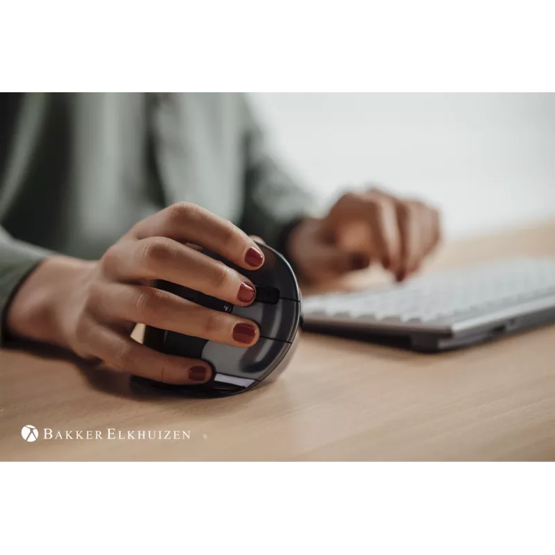 BakkerElkhuizen Evoluent D Small, dešinei rankai, vertikalus dizainas, lazerinis, USB-A, 3200 DPI, juoda
