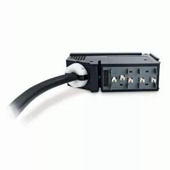 APC IT maitinimo paskirstymo modulis 3 poliai 5 laidai 16A IEC309 1040cm PDU