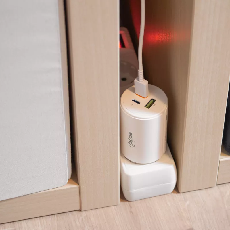InLine USB PD maitinimo šaltinis, GaN įkroviklis, 3 prievadai, Dual USB-C + USB-A, 65 W, baltas