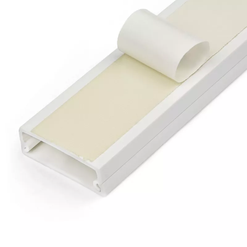 StarTech.com kabelių valdymo kanalas su lipnia juosta ir dangteliu, 32 mm x 11 mm, 1 m, PVC, iki 12 kabelių, UL sertifikuotas