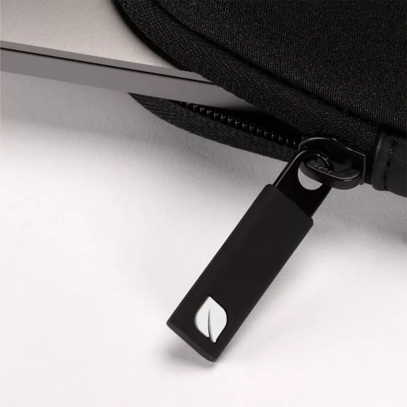 Incase Classic Sleeve dėklas 16 colių (40,6 cm) nešiojamiesiems kompiuteriams, juodas
