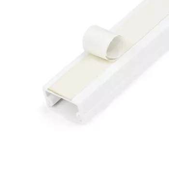 StarTech.com kabelių valdymo kanalas su lipnia juosta ir dangteliu, 3/4 colio (19 mm) plotis x 3/8 colio (11 mm) aukštis – 1 m ilgio, PVC, tinka iki 6 kabelių, UL sertifikuotas
