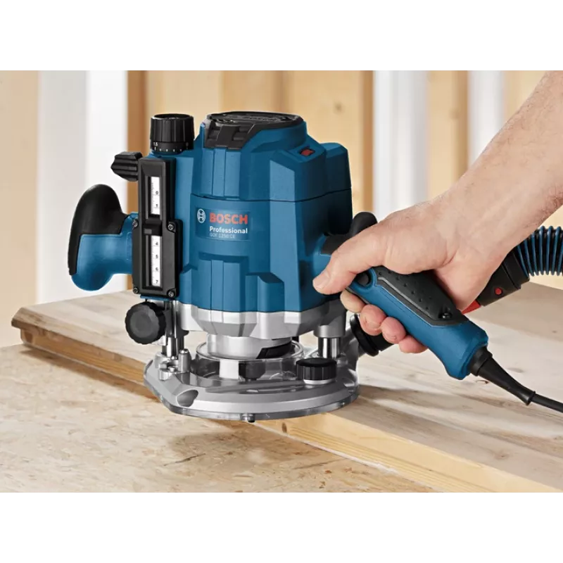 Bosch GOF 1250 CE juoda, mėlyna 24000 aps./min 1250 W frezavimo staklės