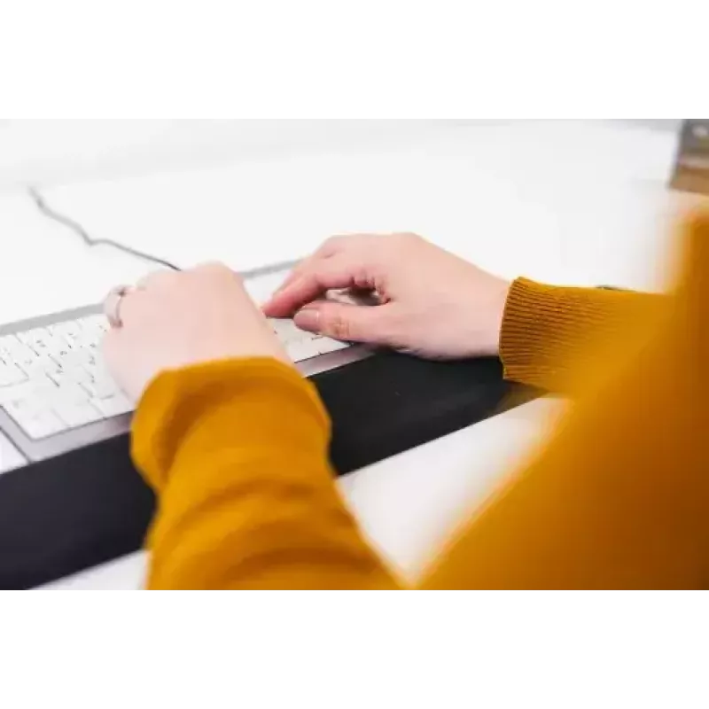 BakkerElkhuizen Trapezium Ergo Wrist Rest Standard – ergonominė riešo atrama klaviatūrai