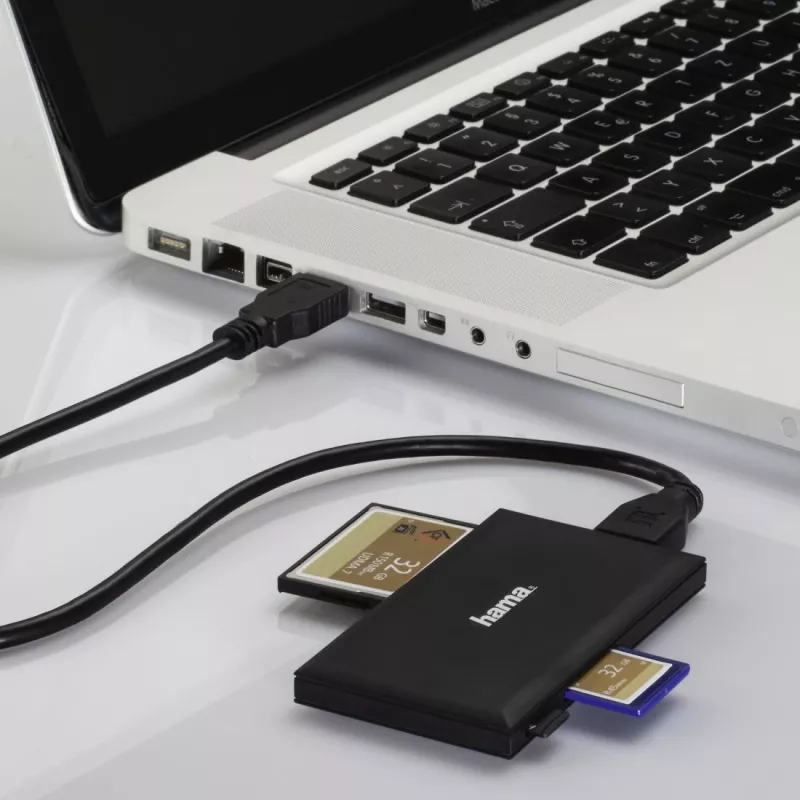 Kortelių skaitytuvas Hama 00181018 USB 3.2 Gen 1 Type-A juodas