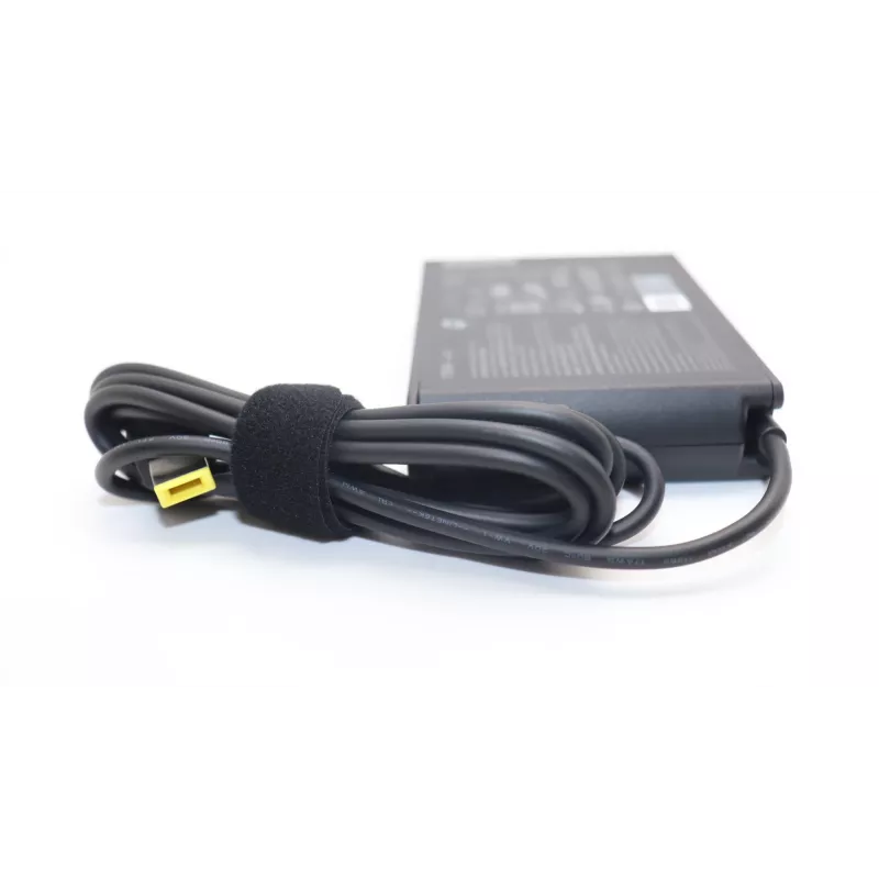 Lenovo 5A11K67847 maitinimo adapteris / keitiklis 135 W, juodas