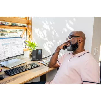 HP Poly CCX 505 verslo medijos telefonas su atviru SIP ir PoE palaikymu