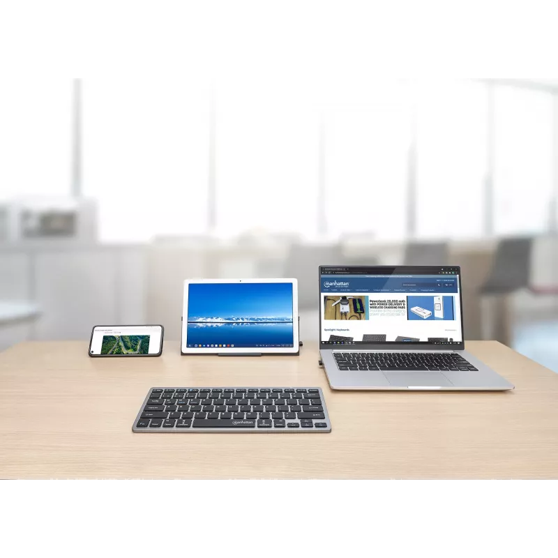 Manhattan Ultra Slim Dual-Mode belaidė klaviatūra, Vokiečių QWERTZ išdėstymas, Bluetooth 3.0 ir 2,4 GHz, 78 žemo profilio žirkliniai klavišai, 10 m diapazonas, USB-A micro imtuvas, AAA baterija (įtraukta), Windows ir Mac, 3 metų garantija