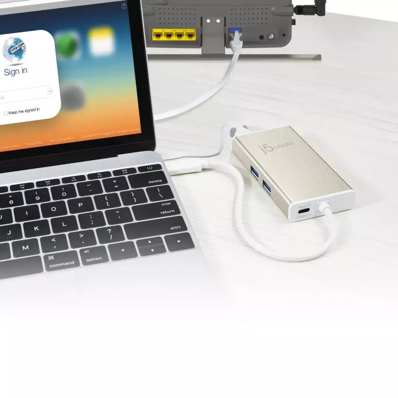 USB Type-C kelių prievadų adapteris j5create JCA374-N 60W 4K