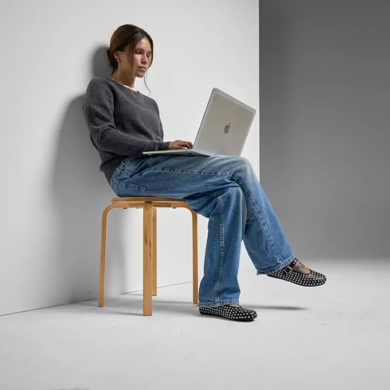 Incase Edge Hardshell Case su Makrolon® 16 colių MacBook Pro (M1-M4, 2021-2024)