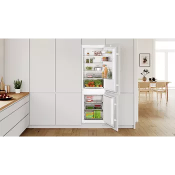Bosch Serie 2 KIN86NSE0 įmontuojamas šaldytuvas-šaldiklis 260 L