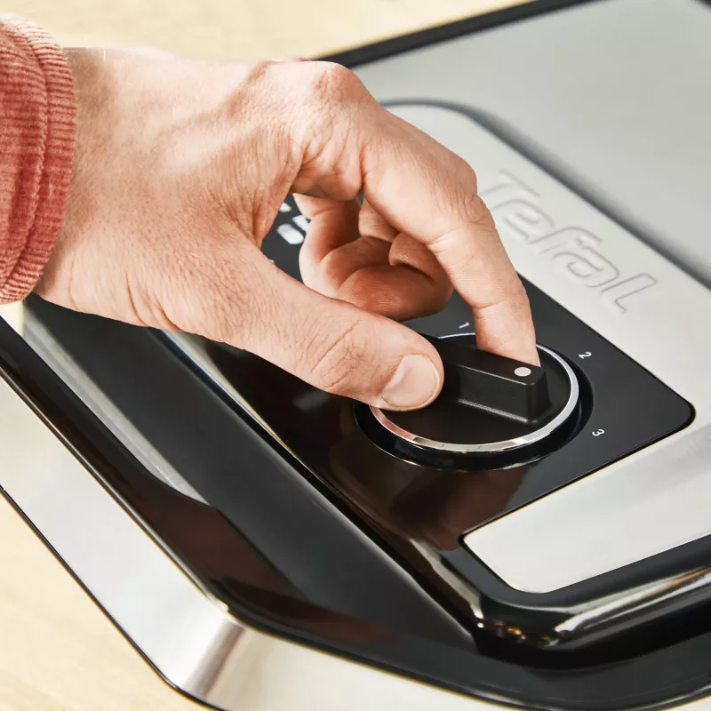 Kontaktinė grilio keptuvė Tefal Inicio Adjust GC272D10 su nelimpančiomis plokštėmis ir reguliuojama temperatūra