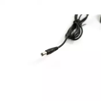 Maitinimo adapteris keitiklis Xoro CA1224 automobiliui juodas
