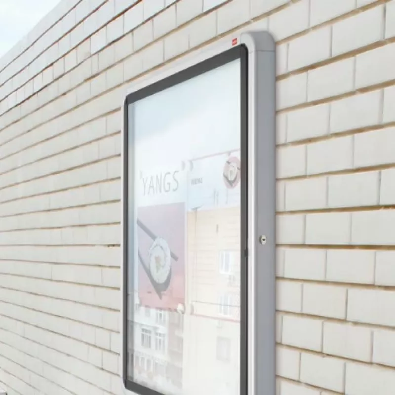 Nobo Premium Plus lauko magnetinė užrašų lenta su užraktu 6xA4