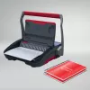 GBC CombBind® CB25 Rankinė įrišimo mašina, kombinuota, 25 lapų perforavimas, 390 lapų įrišimas, juoda/raudona
