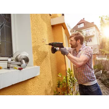Bosch Universal Impact 800 3000 RPM gręžtuvas su greito užspaudimo griebtuvu 1.7 kg juoda, žalia