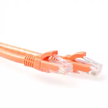 ACT Orange 0,5 m U/UTP CAT6A jungiamasis kabelis su apsaugotais RJ45 kištukais