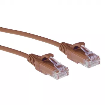 ACT Brown 5 metrų LSZH U/UTP CAT6 plonas šuolinis laidas su apsauga nuo užkabinimo, RJ45 jungtimis
