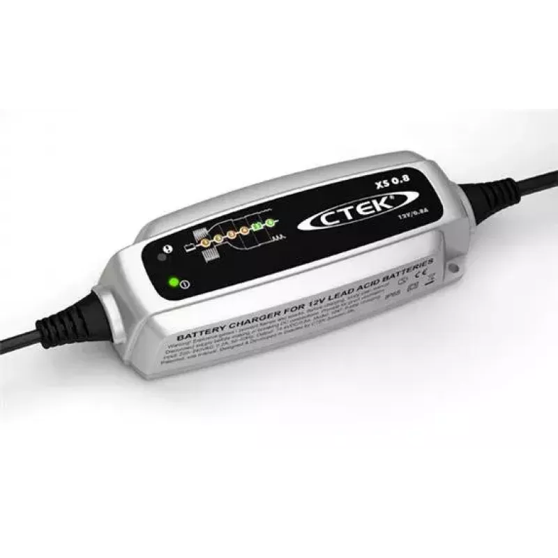 Automatinis baterijų įkroviklis CTEK XS 0.8