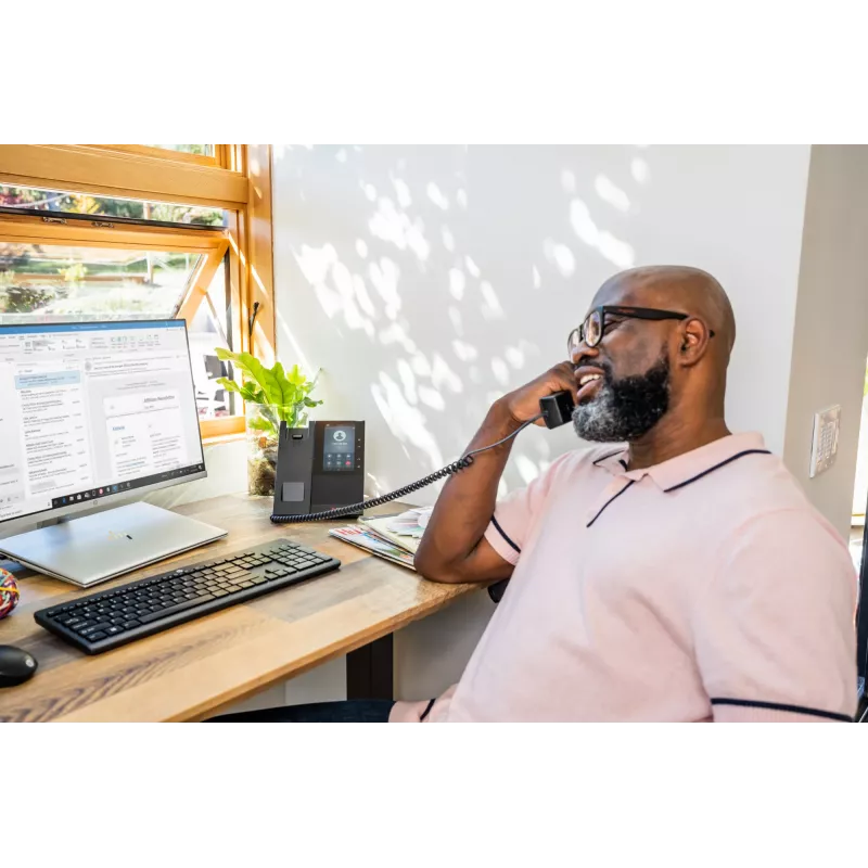HP Poly CCX 505 versijinis multimedijos telefonas, skirtas Microsoft Teams, su PoE