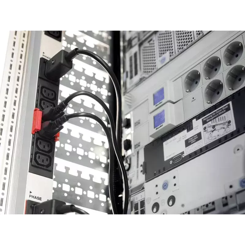 Bachmann Zero U-Space IT PDU Basic stelažinis maitinimo paskirstymo blokas, 48 × C13, 400 V, 3 m