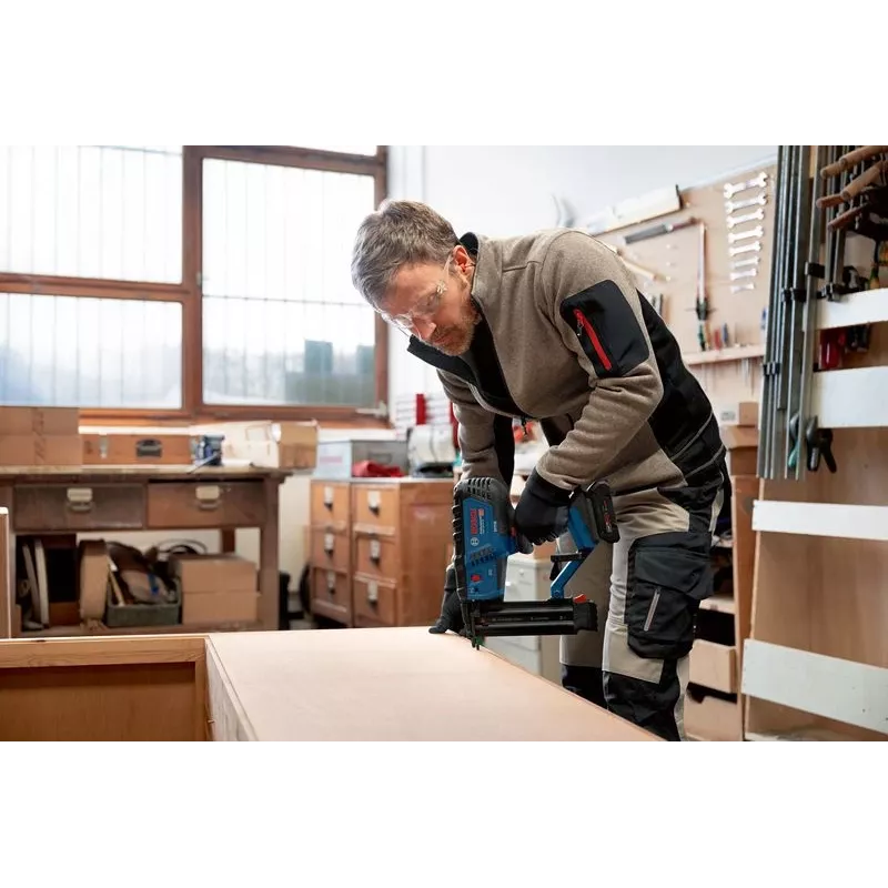Bosch GNH 18V-50 M Professional akumuliatorinis vinių kalstuvas