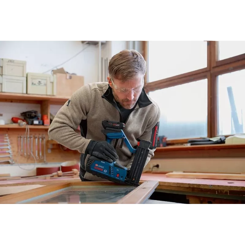 Bosch GNH 18V-50 M Professional akumuliatorinis vinių kalstuvas