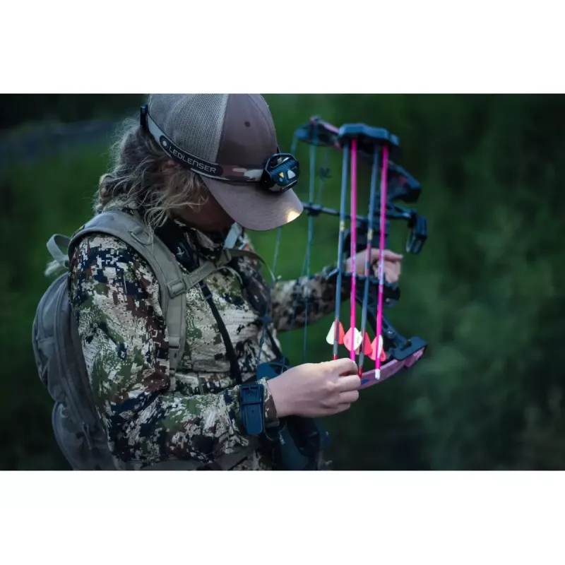 Priekinė rankinė lempa Ledlenser MH8 juoda