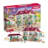 schleich HORSE CLUB Ežero krašto namas su arklide