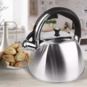 Elektrinis virdulys Maestro MR-1333 – 3.0 L nerūdijančio plieno, švilpukas, rankinis dangtis, daugiasluoksnis izoliuotas dugnas