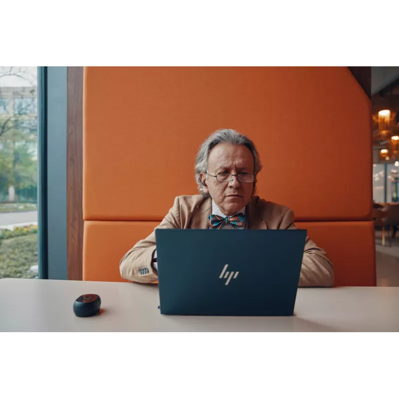 HP Poly Voyager Free 60 UC Carbon Black belaidės ausinės + BT700 USB-C adapteris + įkrovimo dėklas