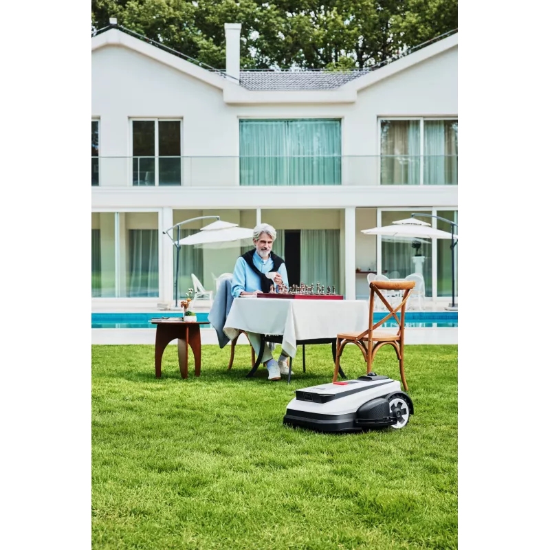 Robotinė vejapjovė Ecovacs GOAT A1600 LiDAR PRO EU, 1600 m², LiDAR, 33 cm, juoda, balta