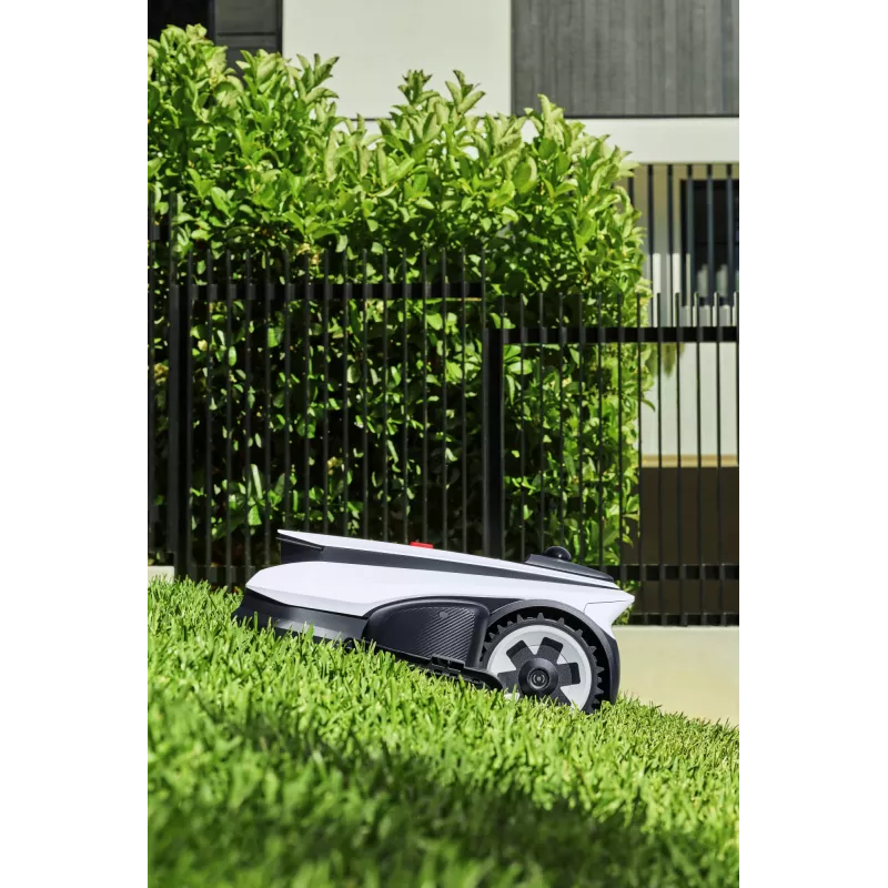 Robotinė vejapjovė Ecovacs GOAT A1600 LiDAR PRO EU, 1600 m², LiDAR, 33 cm, juoda, balta