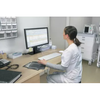 Pilno dydžio laido klaviatūra su aktyviais klavišais CHERRY AK-C8112 Medical USB QWERTZ 105 klavišai balta 1,8 m